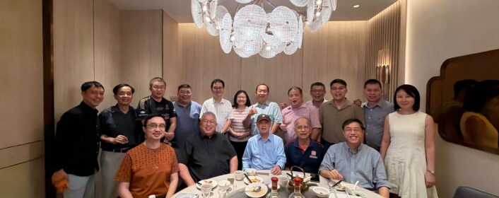 新加坡象棋总会受邀与云伟龙董事长共聚晚宴